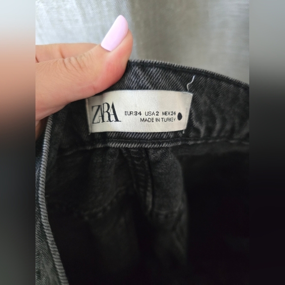 Zara The 90s Full Length Raw Hem Black Jeans Sz 2 (26×32) - Picture 3 of 8